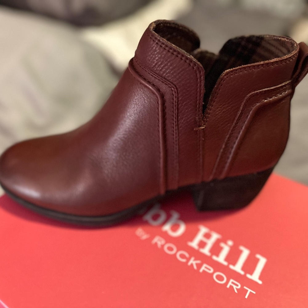 Cobb Hill by Rockport Anisa Vcut Bootie